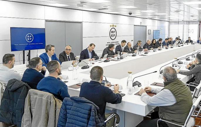Reunión con la RFEF para intentar mejorar el fútbol sala español
