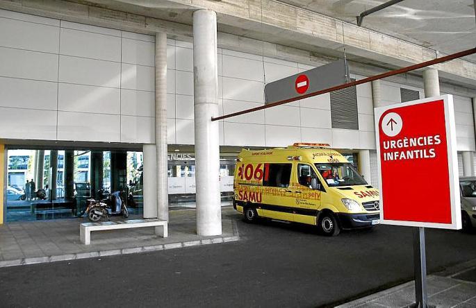 Buscan a una drogadicta que robó su bebé en Son Espases y se le cayó en la huida