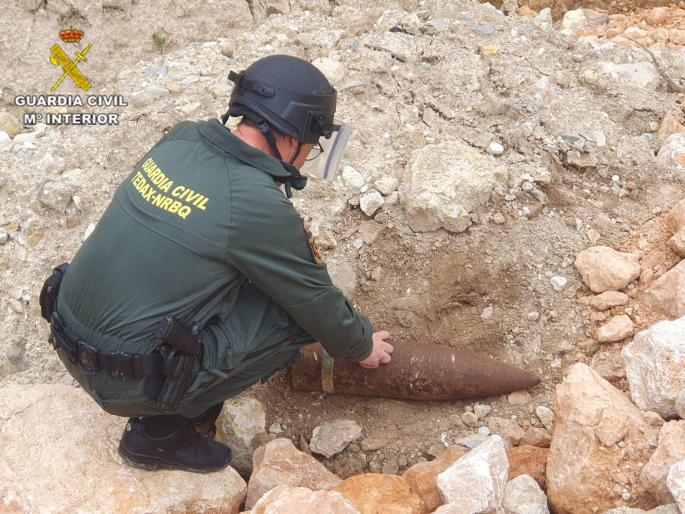 Desactivan un proyectil de artillería hallado en una finca y utilizado en la Guerra Civil en Mallorca