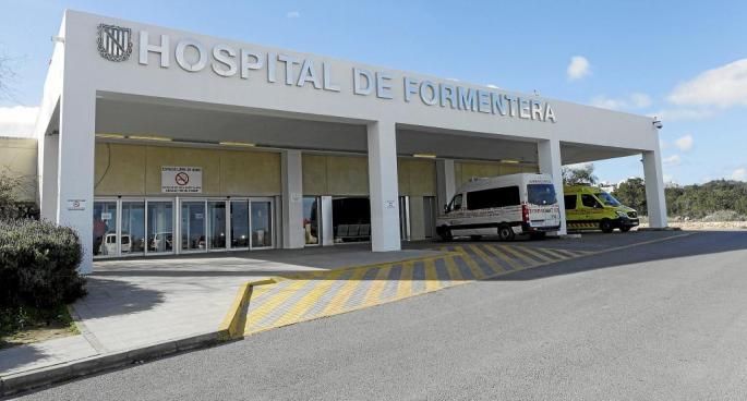 Una familia de Formentera denuncia que no les quieren hacer PCR, a pesar de convivir con un positivo en COVID-19