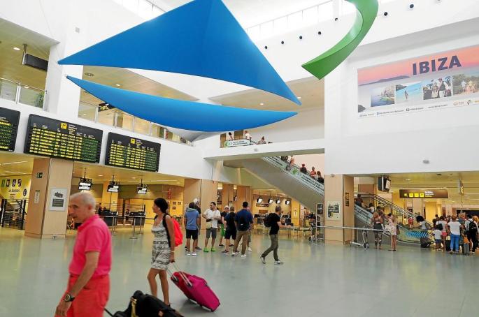 El tráfico en el aeropuerto no baja el ritmo en el inicio de septiembre