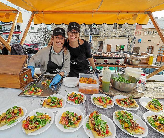 El buen tiempo acompañó durante la celebración de la primera Fira des Polp en Sant Miquel de Balansat.