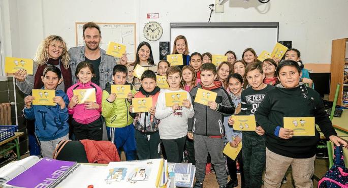Un libro con 50 juegos para que mamá y papá se diviertan con sus hijos