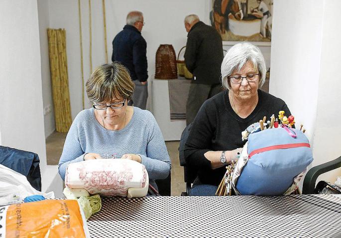Los artesanos de Portmany mantienen viva la tradición en el Molí d’en Simó