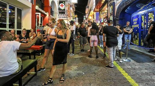 Sancionan con 3.000 euros a un local de Sant Antoni que incumplió horarios