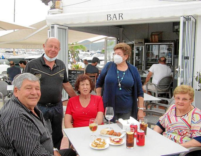 La familia Ferrer se despide de su emblemático bar y restaurante