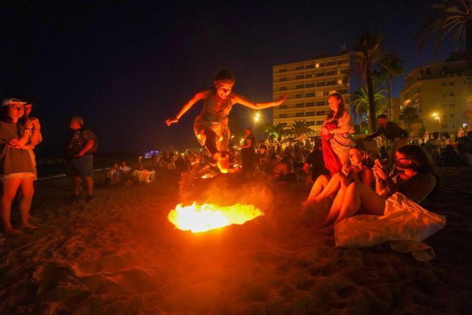 Muchas ganas quemar los malos espíritus en la Nit de Sant Joan