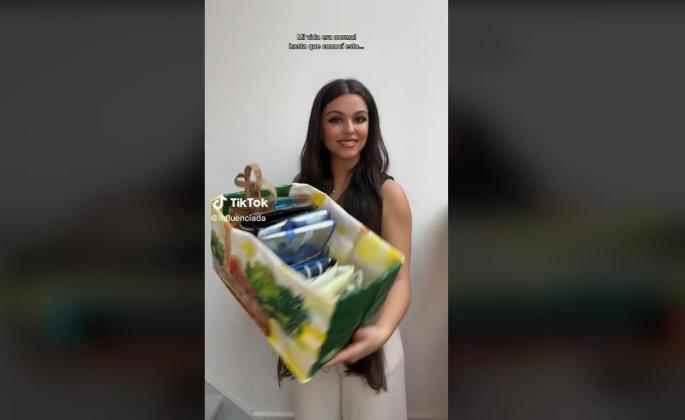 La tiktoker triunfa con su consejo para tener el armario ordenado en solo diez segundos