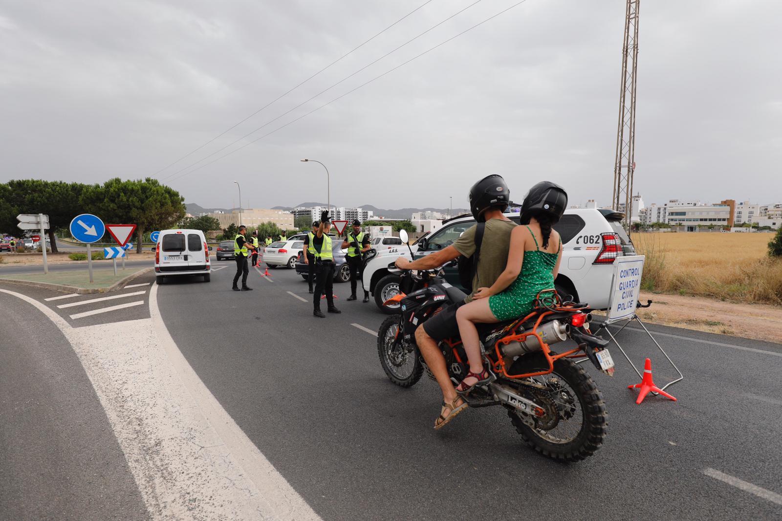 Los controles de las unidades especiales GAR y GRS en imágenes