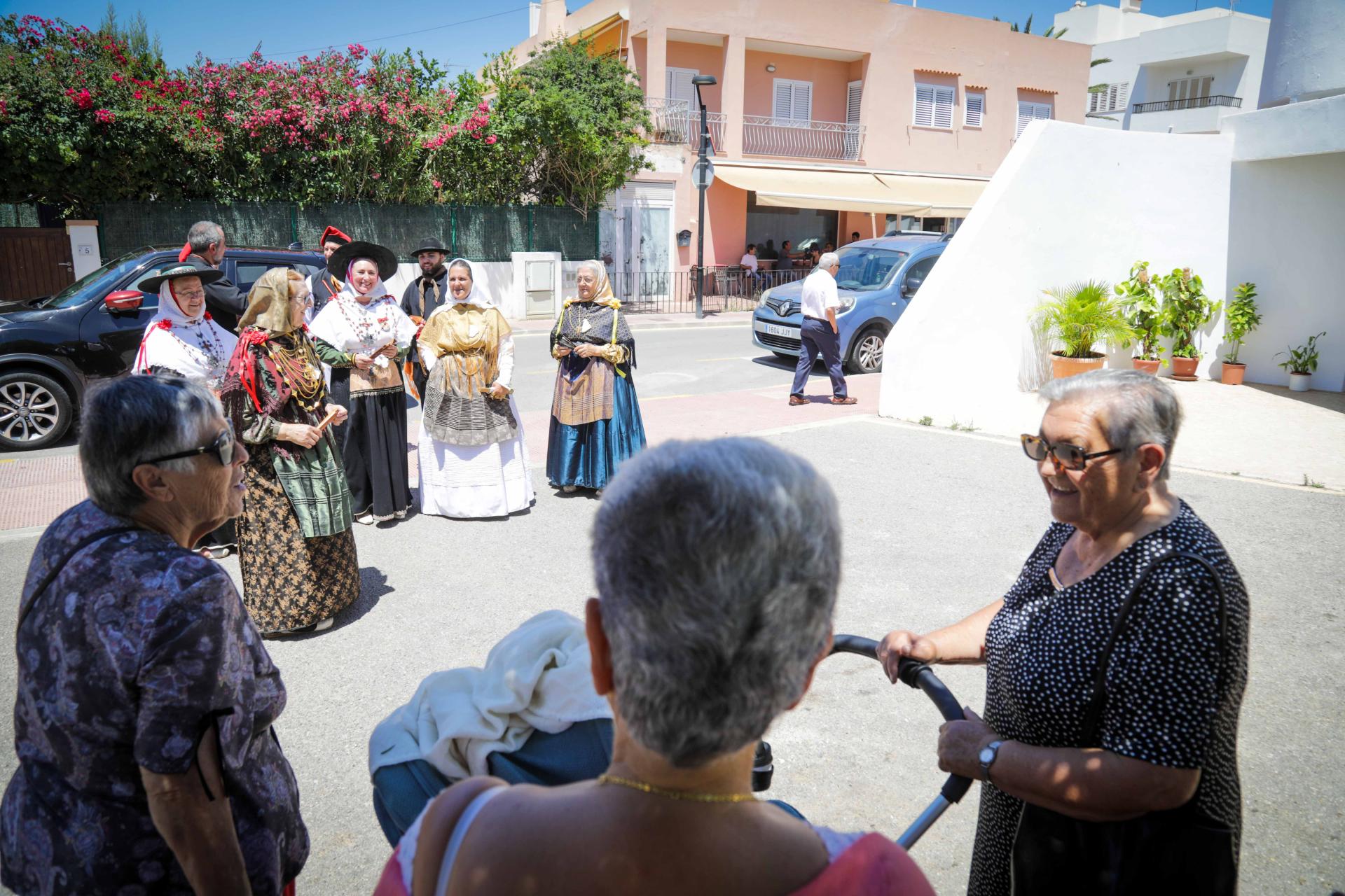 El XXIX aniversario de la fundación del Club de la tercera edad de Puig d'en Valls en imágenes