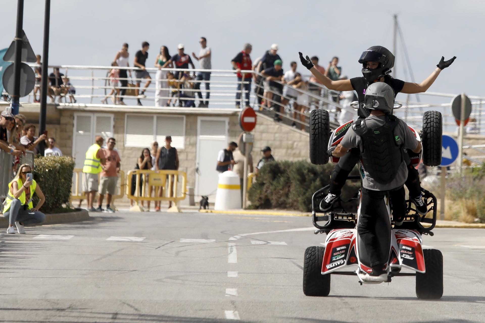 Más de 200 vespas se dan cita en Sant Antoni en la IV Sargantana Vespa
