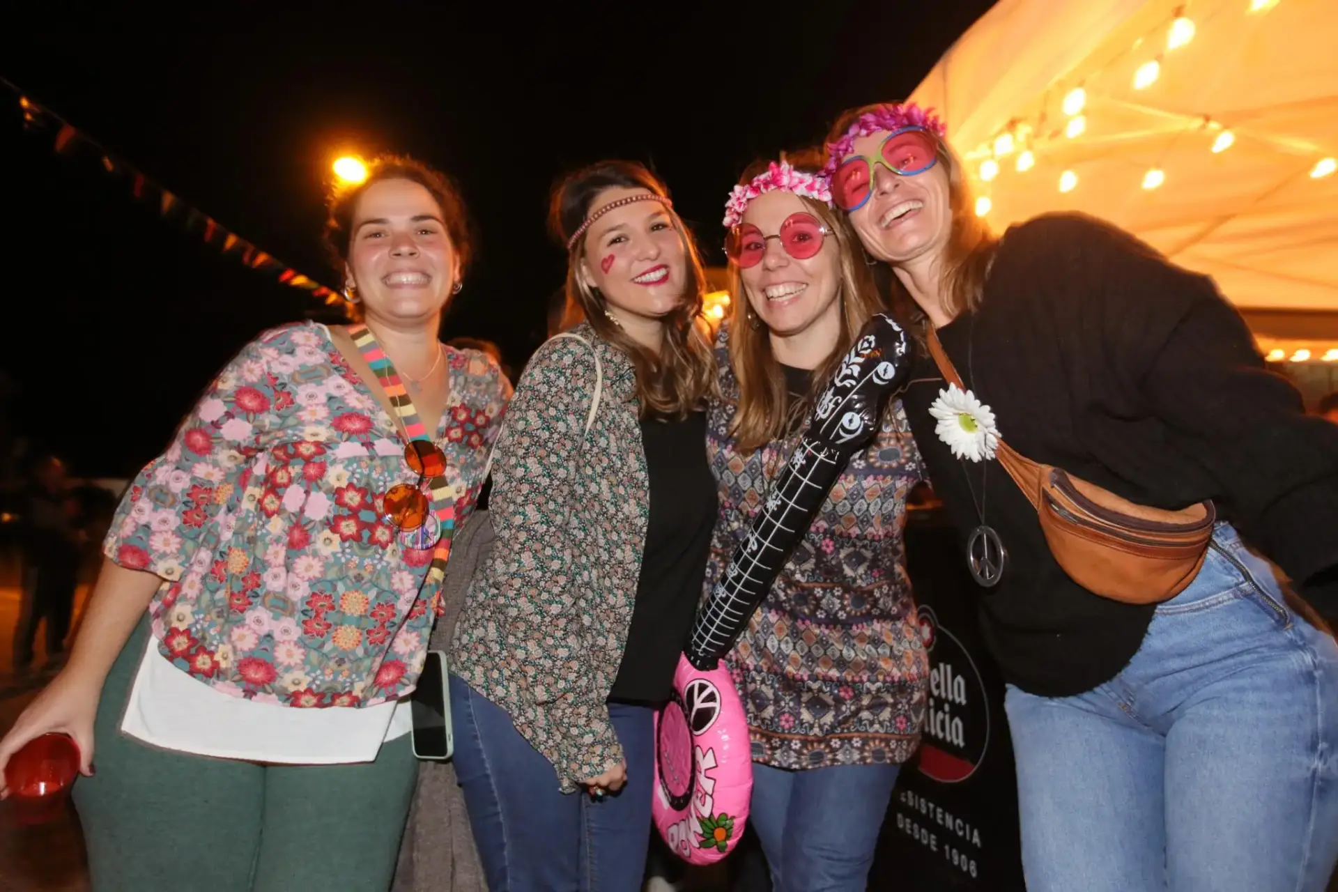 Fotogalería: Las mejores imágenes de la fiesta Flower Power de Formentera