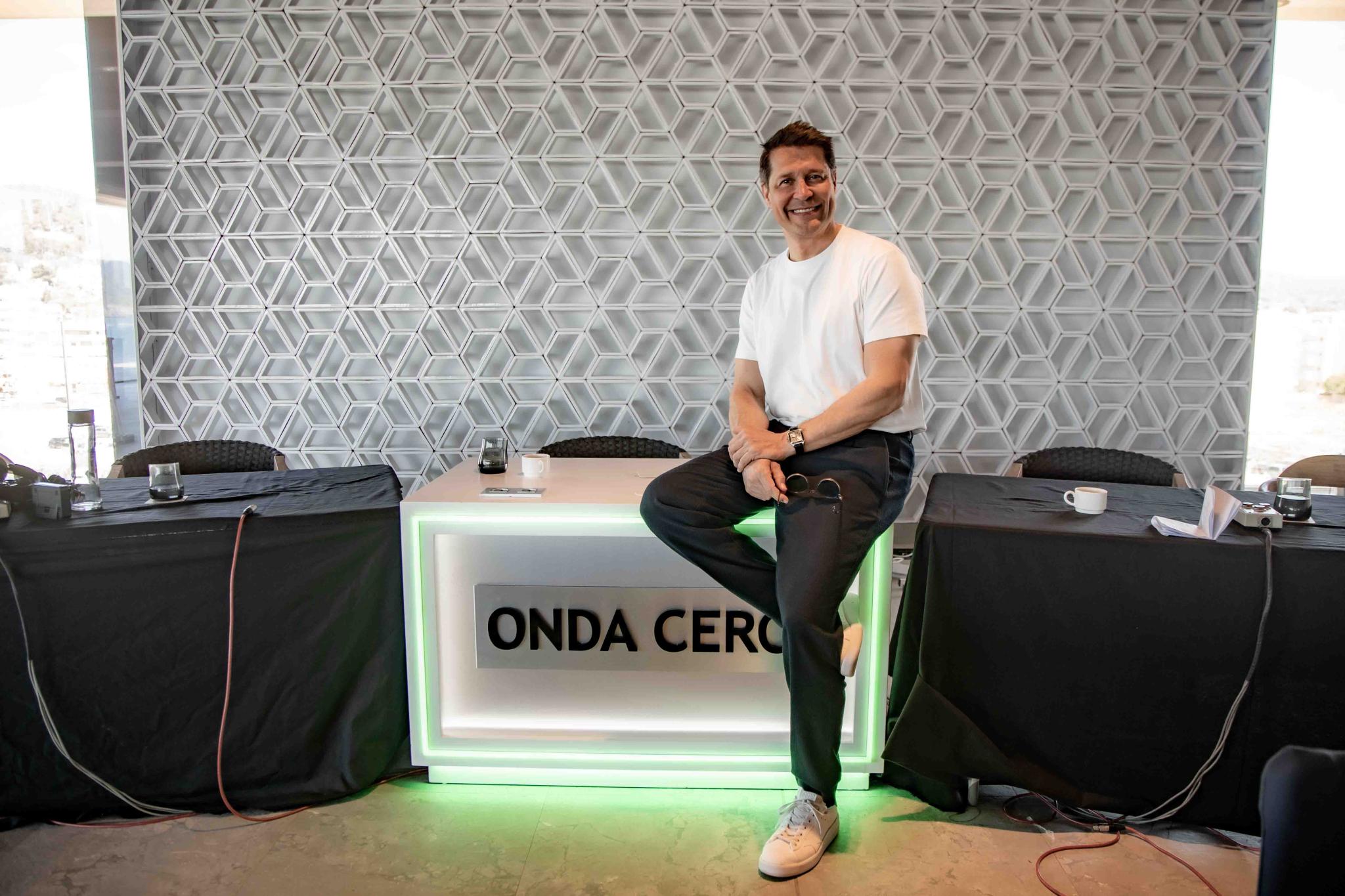 jaime-cantizano-hace-su-programa-de-onda-cero-en-ibiza