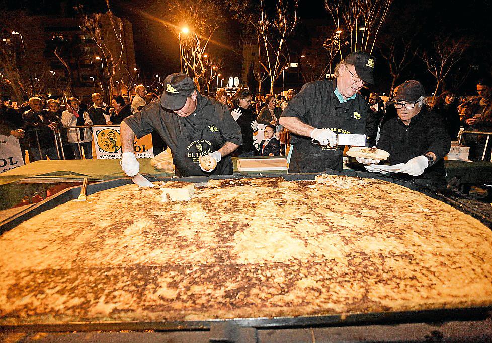 Una tortilla gigante para inaugurar el Carnaval de Vila
