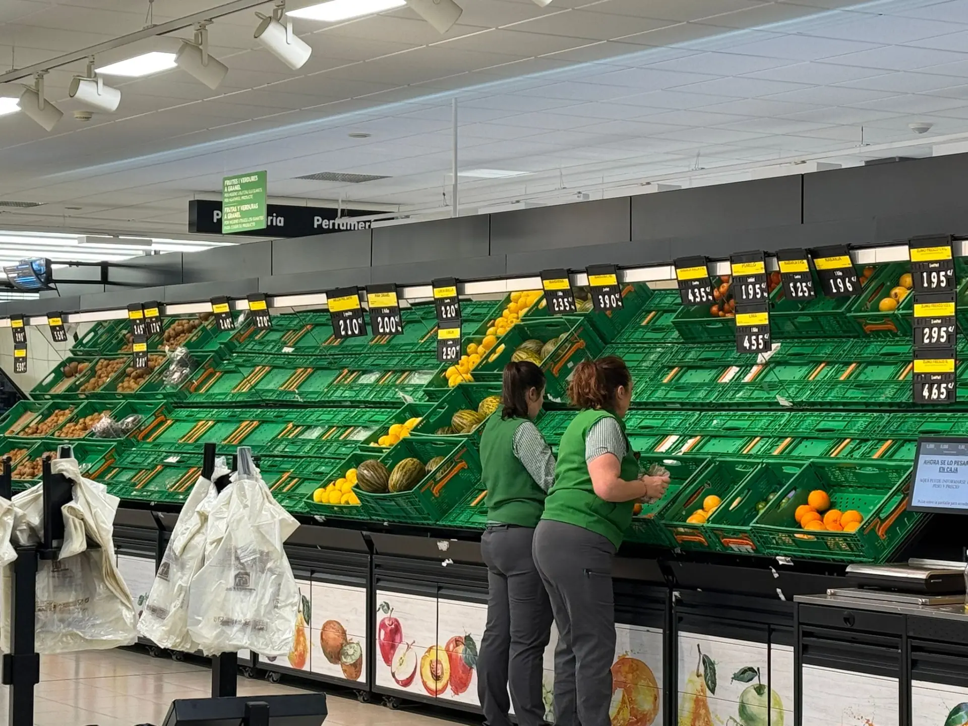 ¿Qué supermercados están abiertos este domingo en Ibiza?
