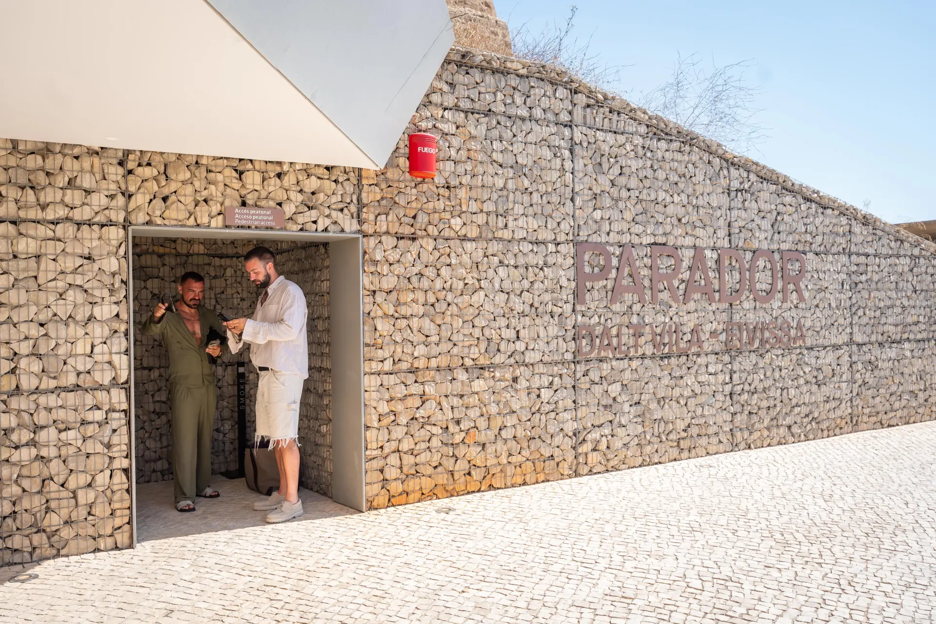El ascensor «secreto» del Parador: «Mi suegra se ha quedado abajo porque no sabíamos que existía»