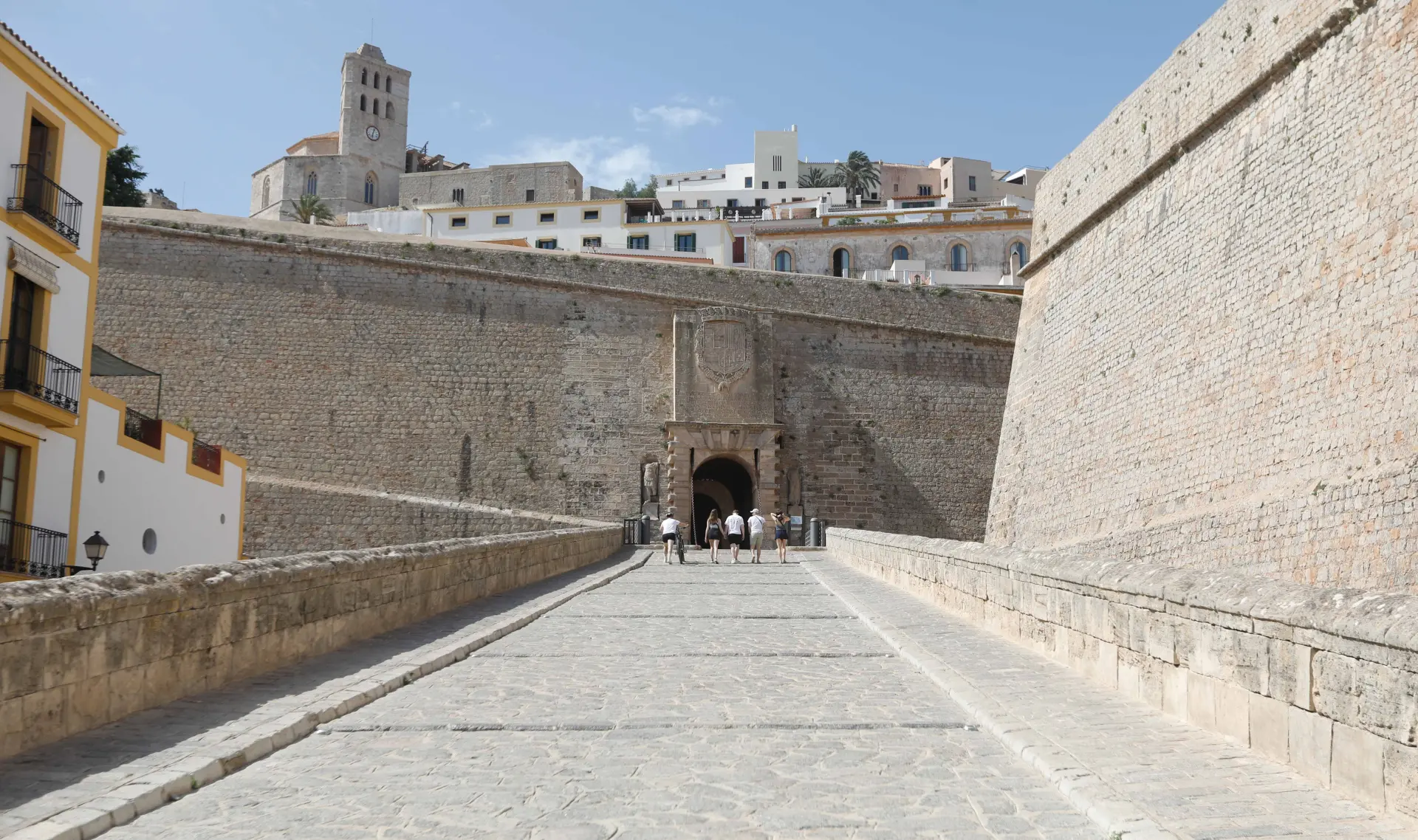 Guía turística de Ibiza: qué ver, cómo moverse y consejos