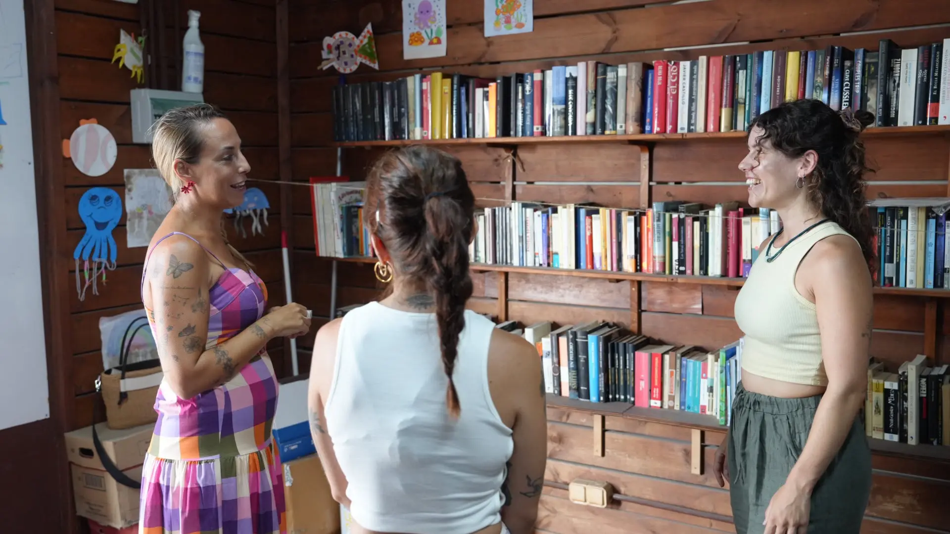 Ibiza ofrece la iniciativa ‘‘Vine a jugar amb igualtat’’ en la Biblioplaya de Talamanca