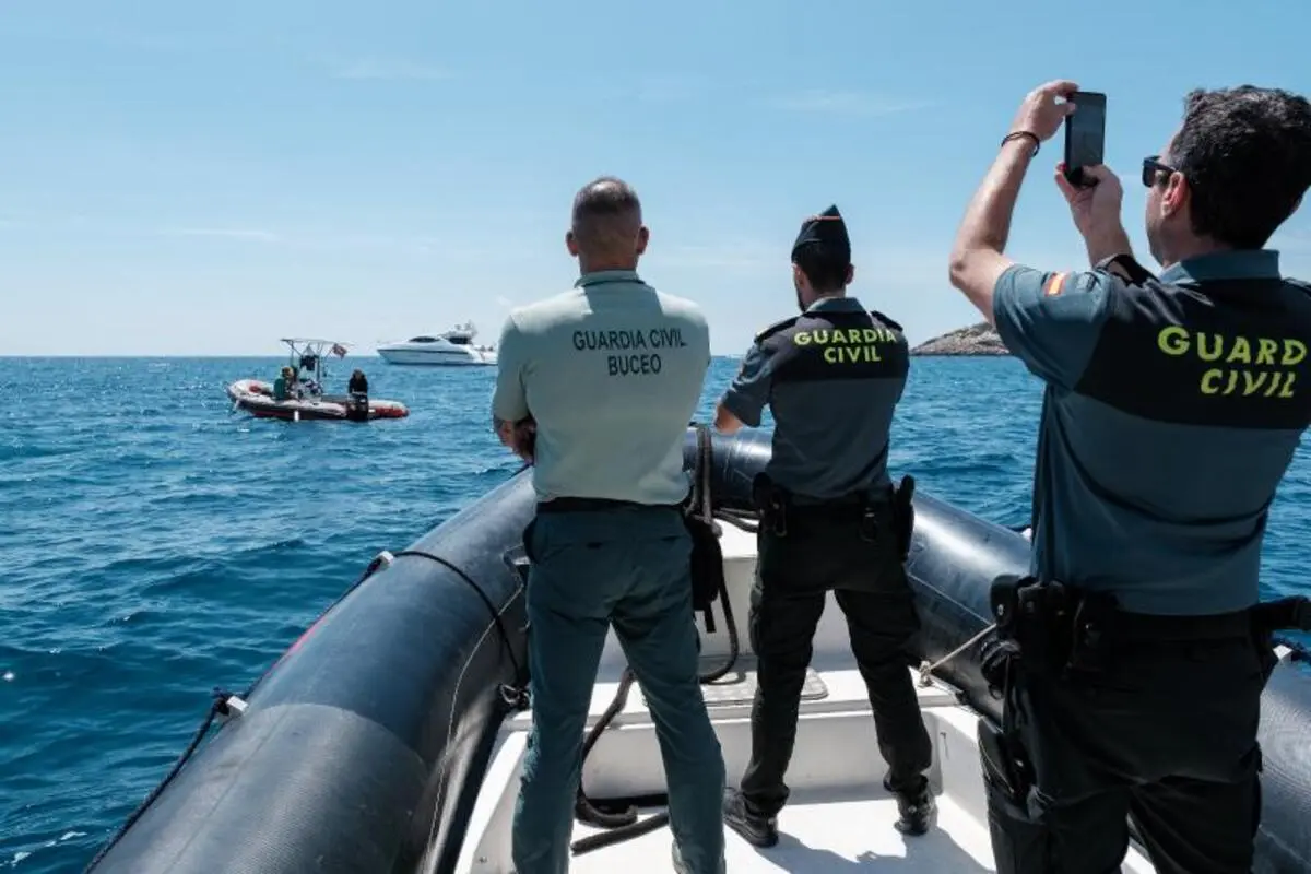 Solo 18 actas frente a cerca de 5.000 embarcaciones detectadas fondeando sobre posidonia en las Pitiusas en 2025