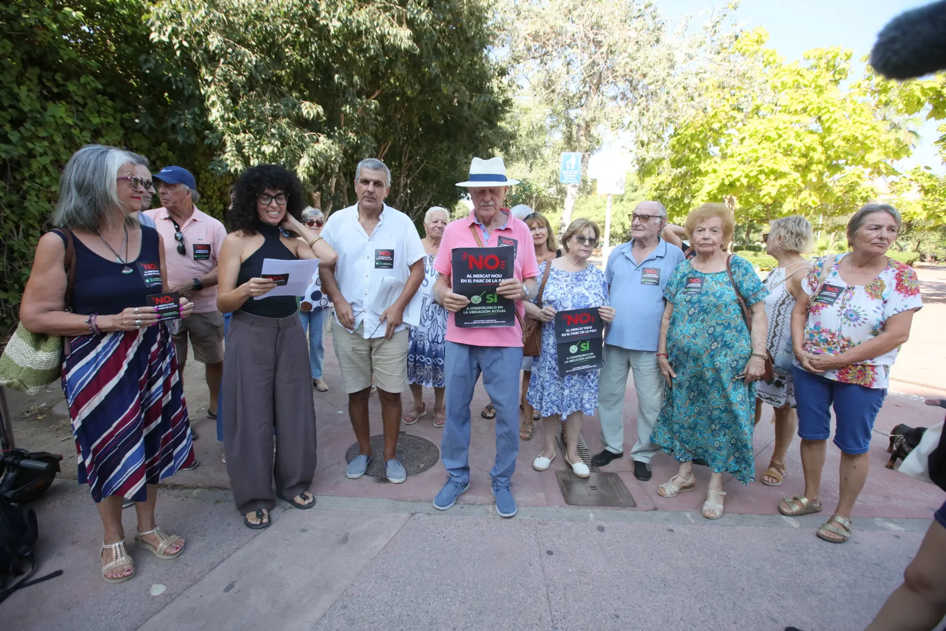 Vecinos en contra del traslado del Mercat Nou no quieren un «gran complejo comercial»