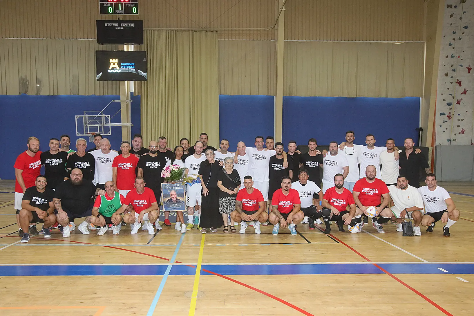 Sentido homenaje a Juan Ferrer por parte del fútbol sala ibicenco