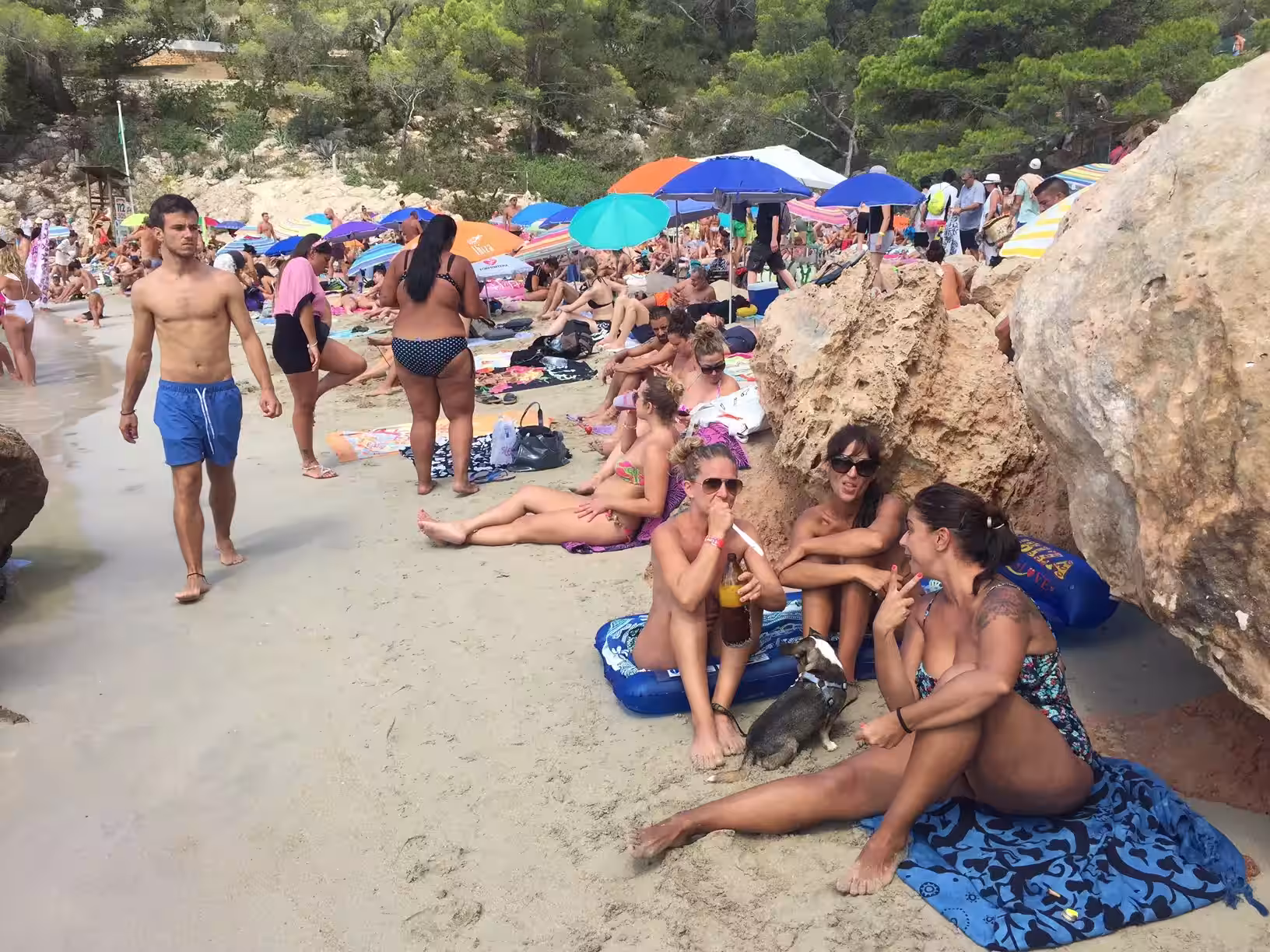 Una ‘xindriada popular’ en Cala Saladeta para poder disfrutar en verano «de aquello que es nuestro»