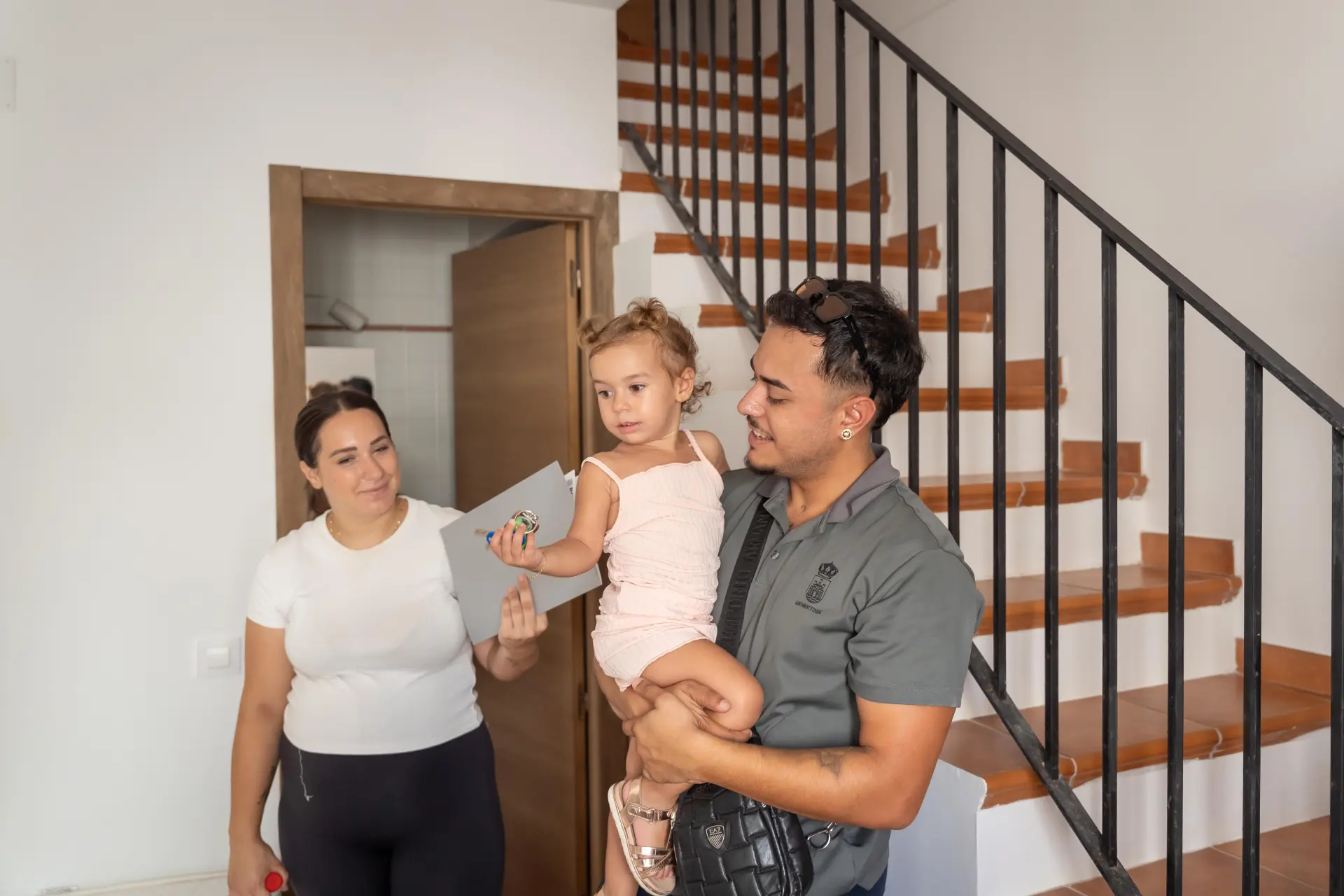 «Teníamos que vivir mi mujer y mi hija en una habitación de los padres de ella»