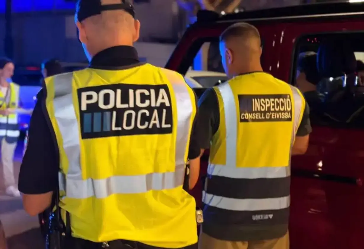 Cazado vendiendo a domicilio vapeadores con nicotina en Ibiza: incautados 33 dispositivos