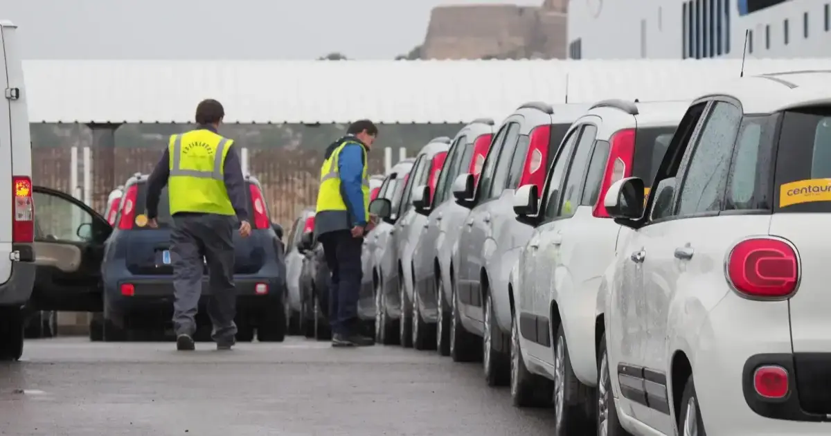 La patronal mayoritaria del 'rent a car' quiere que se le comunique el techo de vehículos de Ibiza con nueve meses de antelación