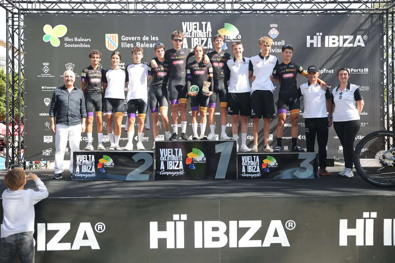 Sant Antoni corona a los protagonistas de la Vuelta a Ibiza Ciclismo Base by Parrot