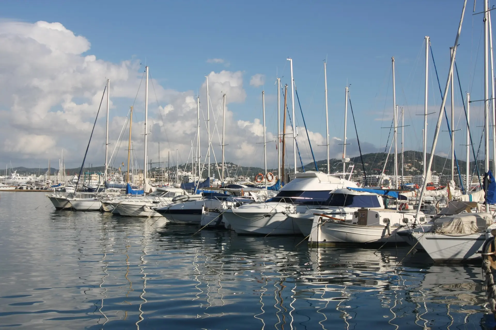 Así fue el verano turístico de Ibiza en 2026: visitantes, gasto, destinos y actividades náuticas