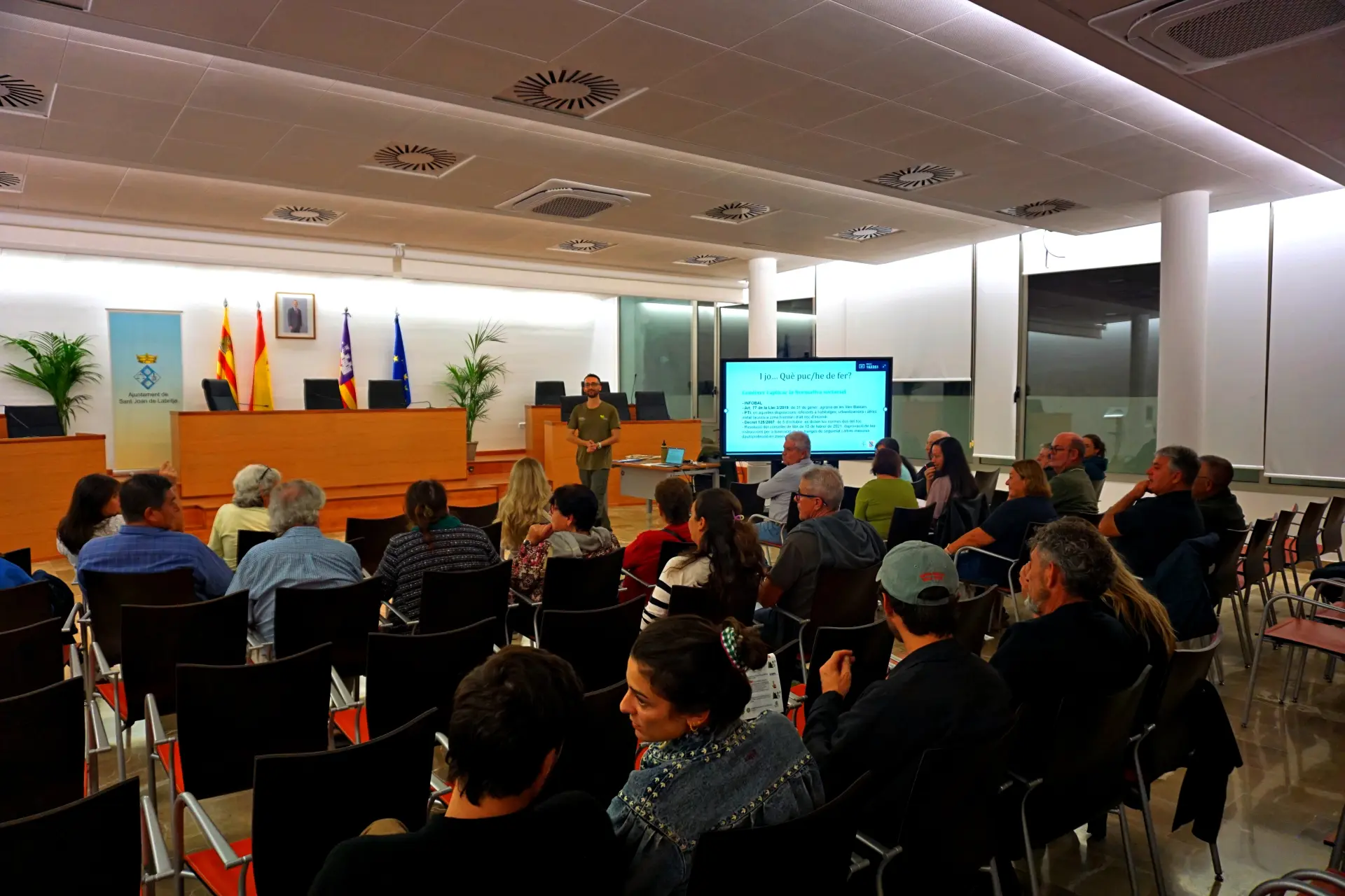 Sant Joan reúne a vecinos en una jornada sobre prevención y protección frente a los incendios forestales