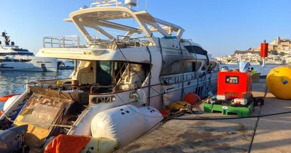 Reflotado yate hundido en