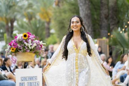 Un momento del desfile de este viernes por la tarde.