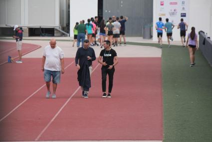 Ricardo Ruétalo, Sergio Tortosa y Raúl Casañ, en las pistas de atletismo de Can Misses 3 este jueves.