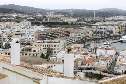 Booking retira 56 anuncios de alquileres turísticos ilegales detectados por el Consell de Ibiza