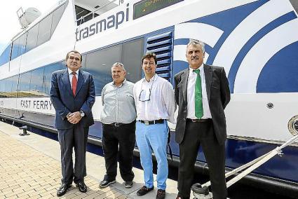 El director de la Marina Mercante, Rafael Rodríguez y el delegado de Trasmapi, Rafael Cardona.