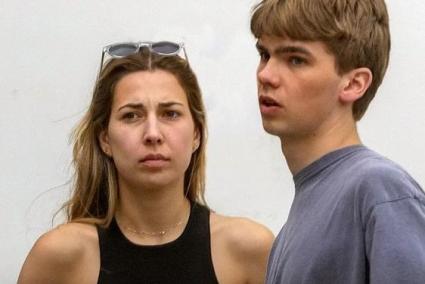 El hijo de la infanta Cristina e Iñaki Urdangarin, Miguel Urdangarin, junto a su pareja, Olympia Beracasa.