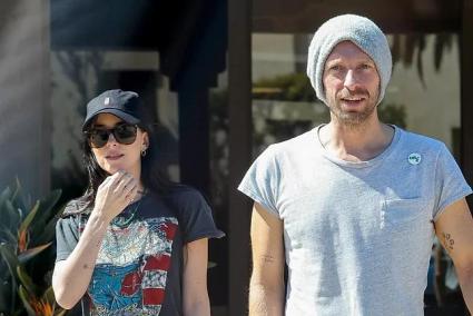 Dakota Johnson y Chris Martin.