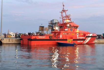 Sucesos.- Llegan a Ibiza y Mallorca dos pateras con 28 migrantes a bordo