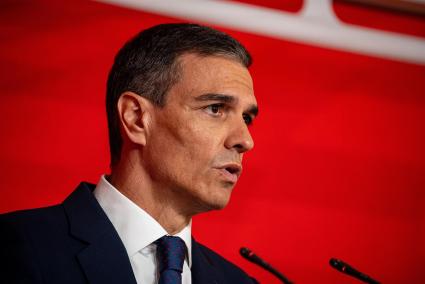 El presidente del Gobierno y Secretario General del PSOE, Pedro Sánchez, durante una rueda de prensa, en la sede del PSOE en Ferraz, este jueves.