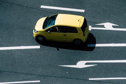 El truco exprés para enfriar el coche en verano sin gastar en aire acondicionado
