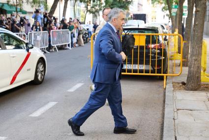 El exsecretario de Organización del PSOE Santos Cerdán a su llegada a declarar en el Tribunal Supremo.