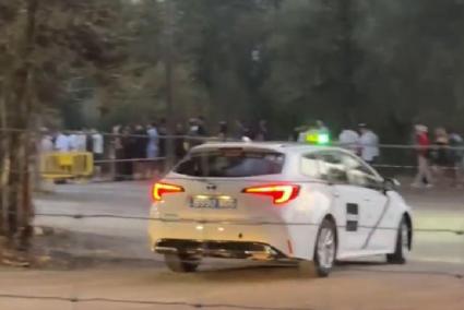 Un taxi en el párkin de UNVRS.