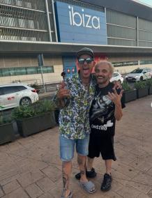 Pastis & Buenri, en el aeropuerto de Ibiza.