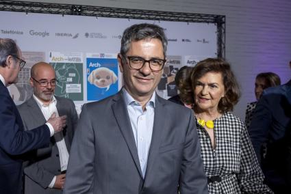 El ministro de la Presidencia, Justicia y Relaciones con las Cortes, Félix Bolaños, y la presidenta del Consejo de Estado, Carmen Calvo.