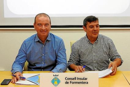 Jaume Ferrer y Bartomeu Escandell, ayer en la presentación de los presupuestos.