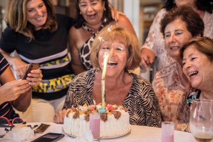 La celebración de los 69 veranos de Toñi