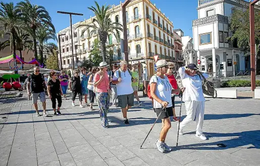 La Asociación de alumnos de la UOM comenzó las actividades ayer con una caminata.