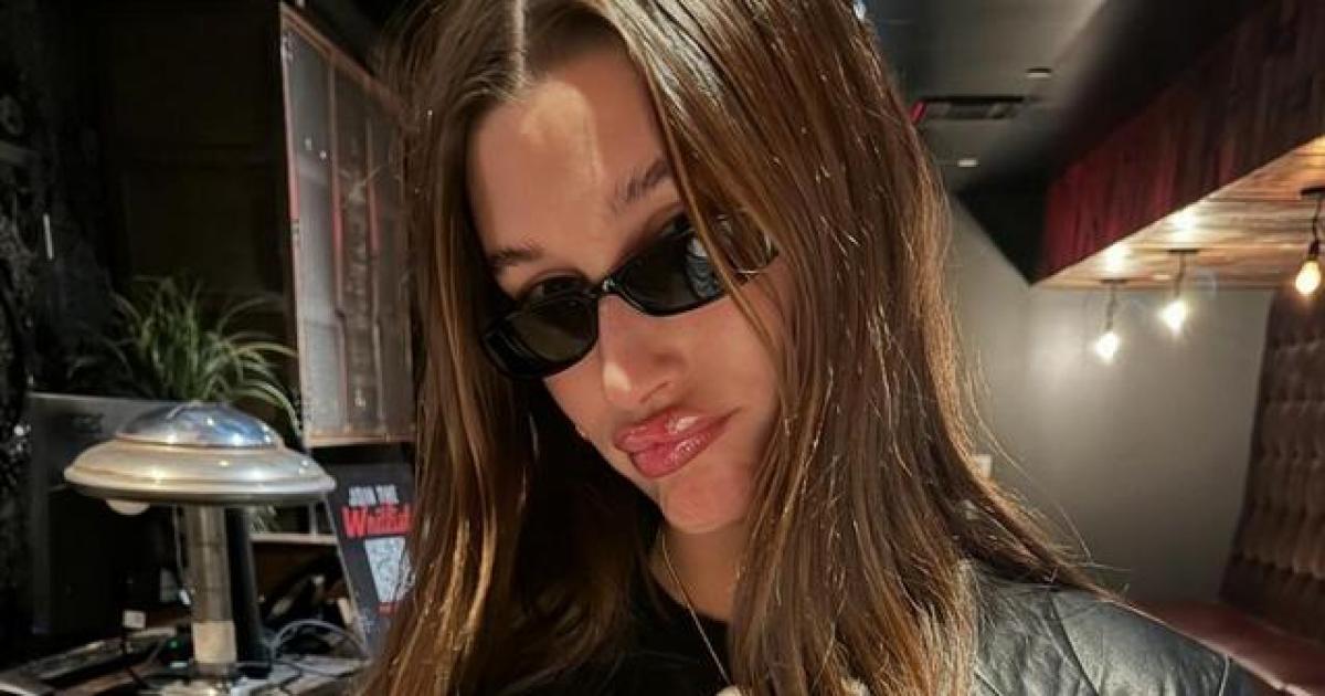 Hailey Bieber: embarazada de siete meses y con un mono transparente en ...